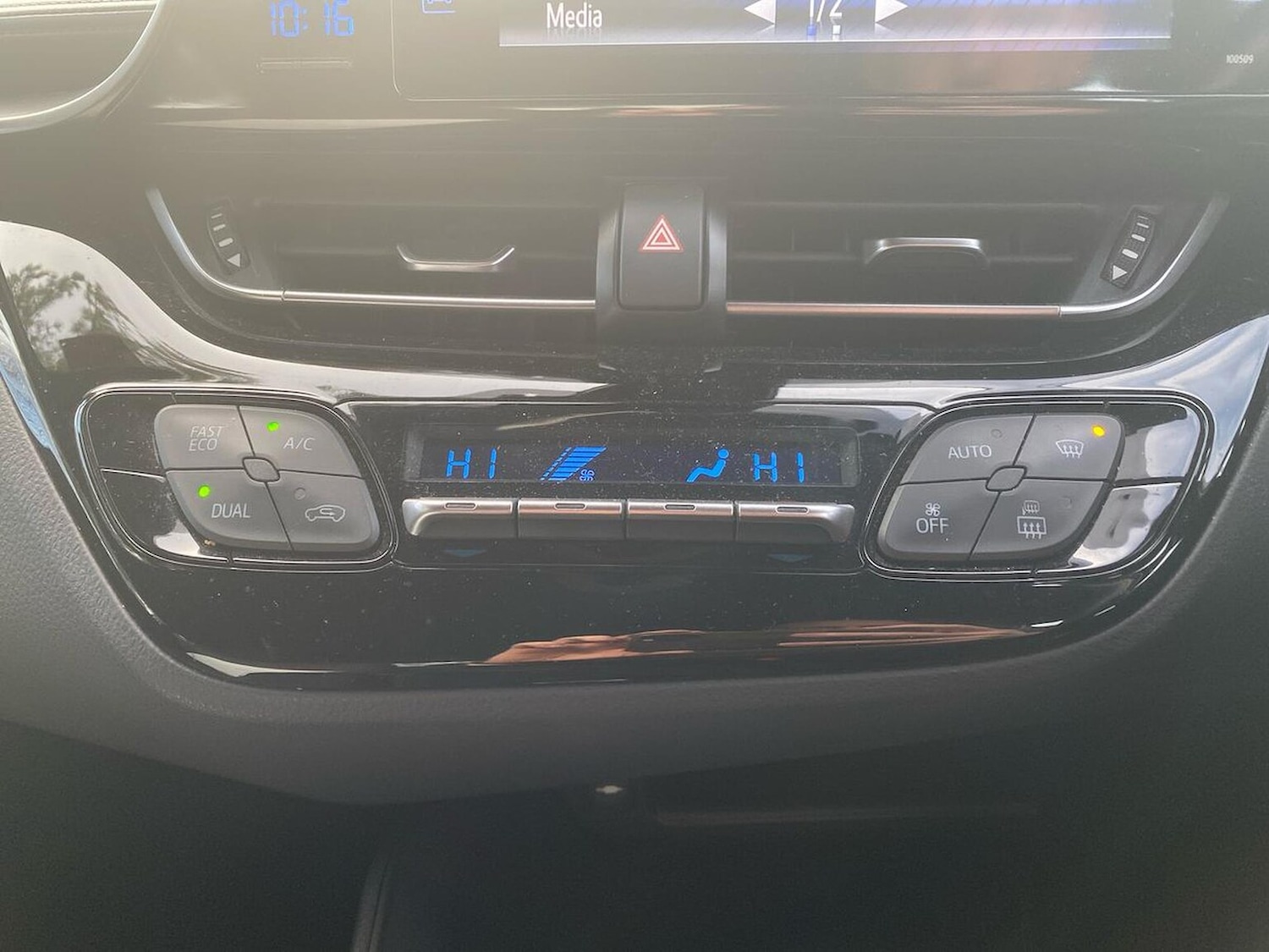 Used Toyota C-HR 2018 for sale - 76897073: Photo 12