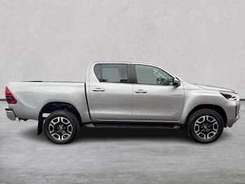 Used Toyota Hilux 2023 for sale - 79705688: Photo