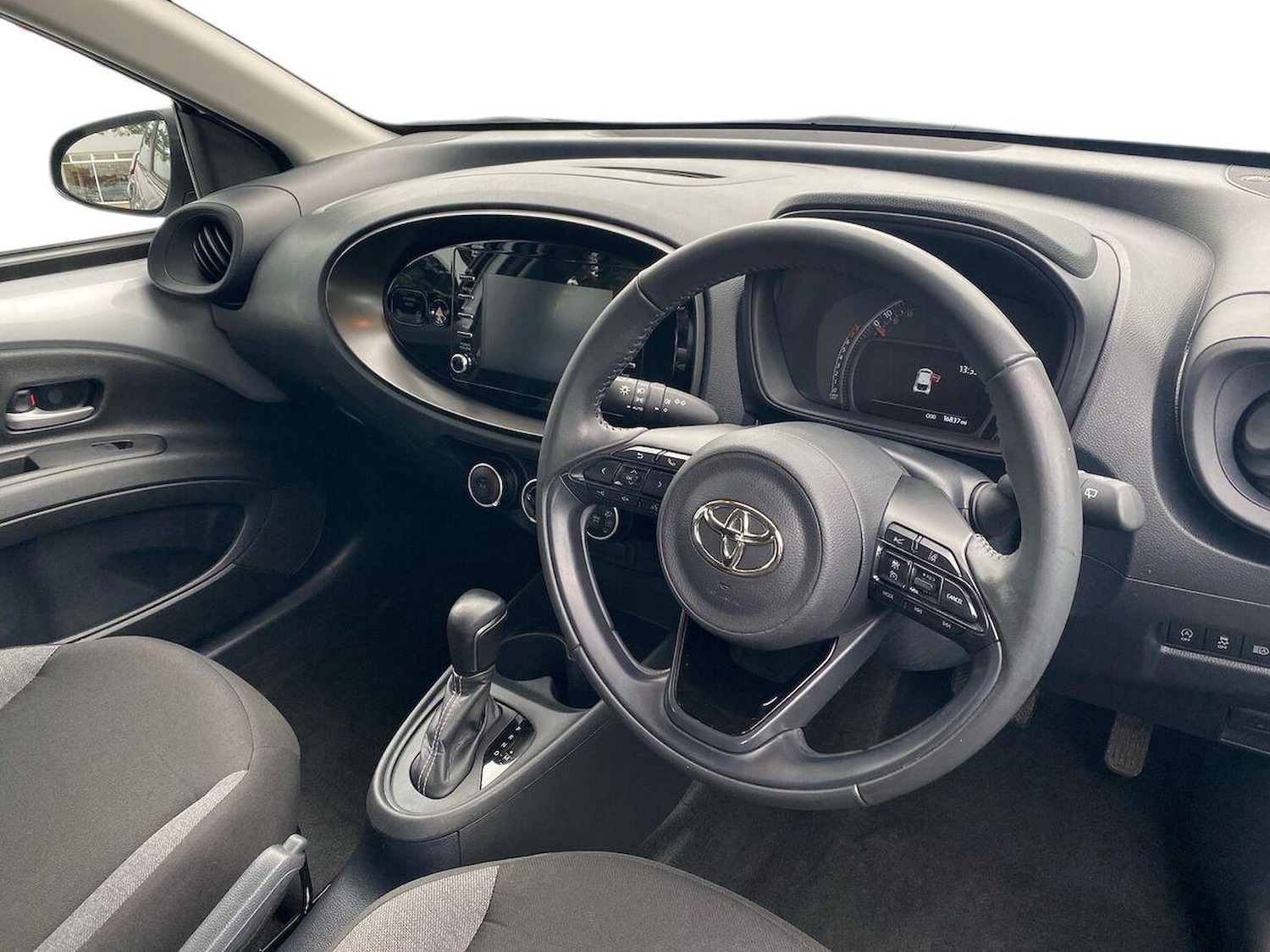 Used Toyota Aygo X 2022 for sale - 76541852: Photo 15