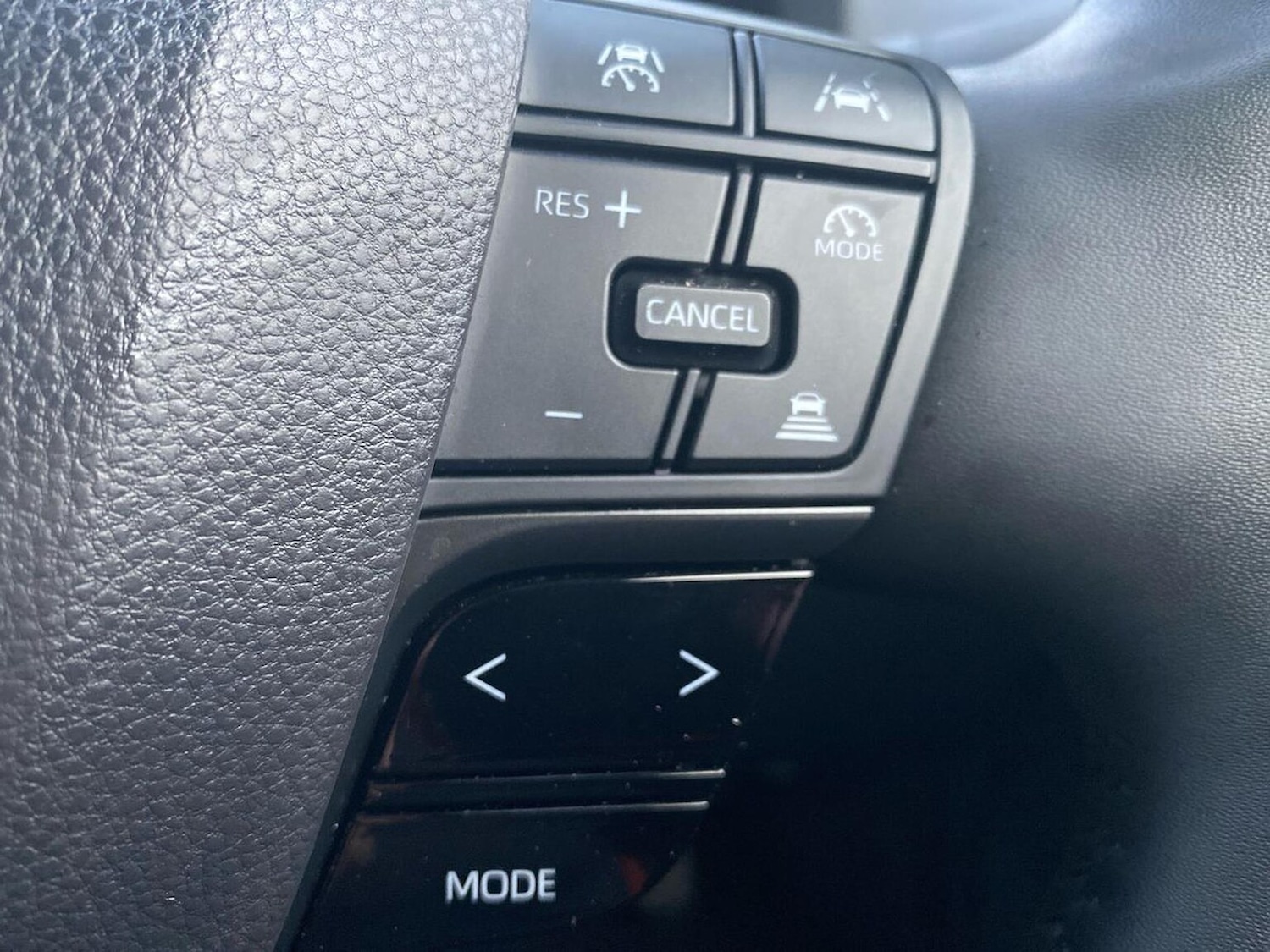 Used Toyota C-HR 2024 for sale - 77759343: Photo 25