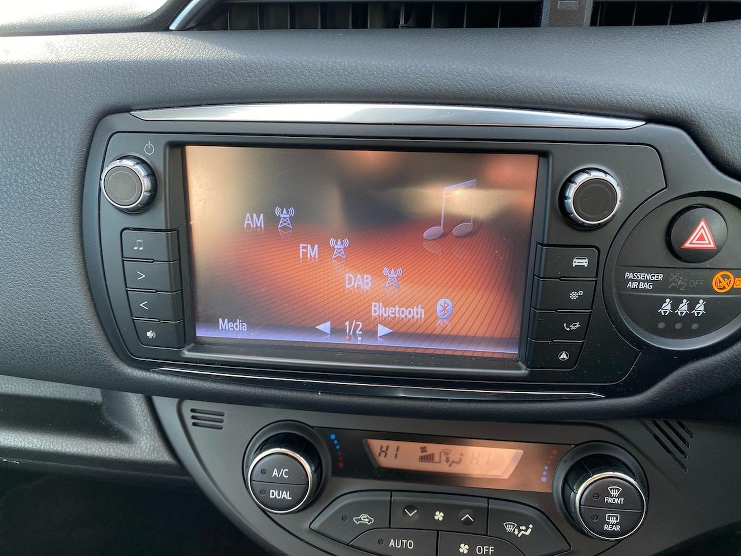 Used Toyota Yaris 2014 for sale - 76611614: Photo 11