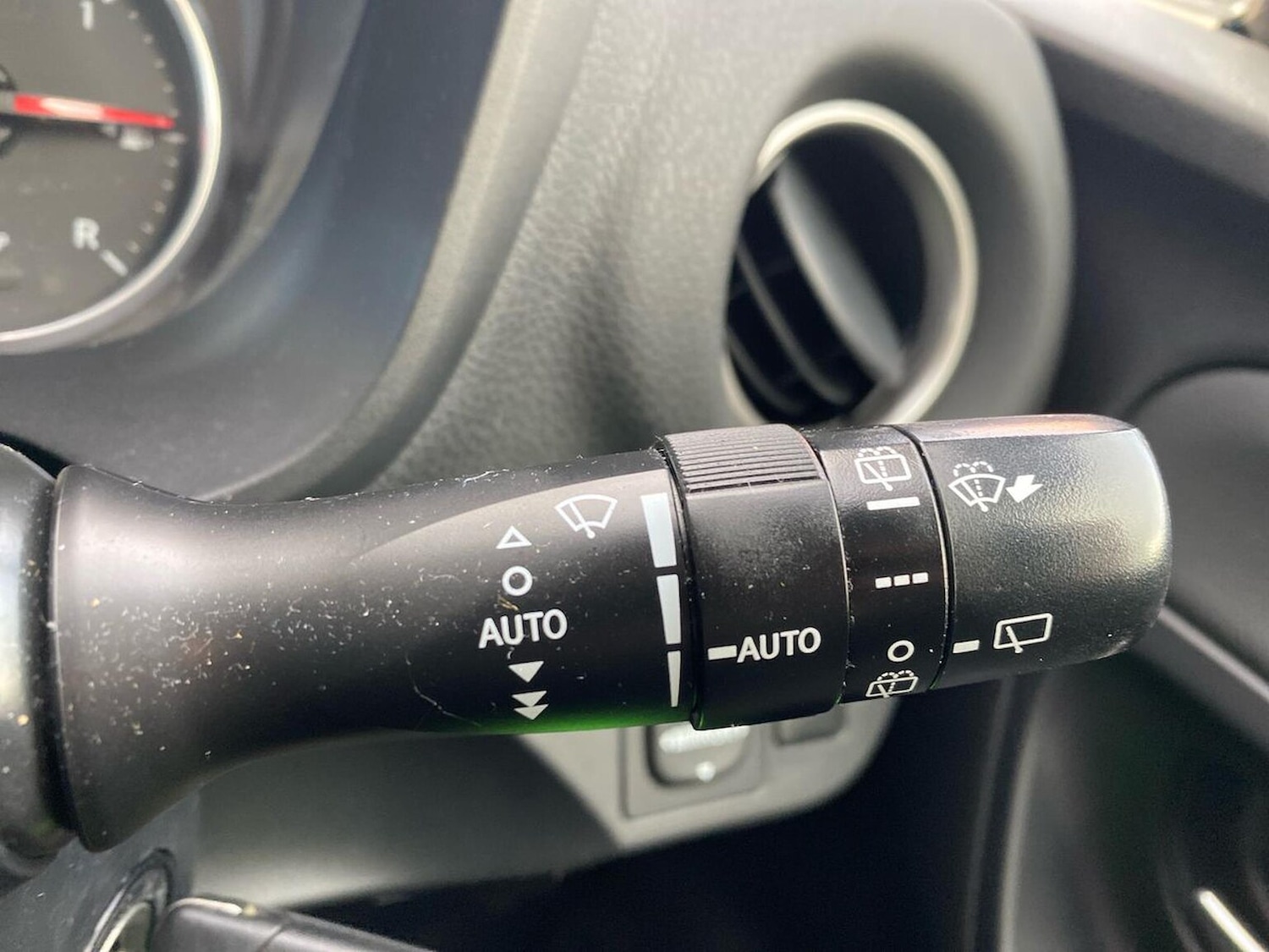 Used Toyota Yaris 2014 for sale - 76611614: Photo 27