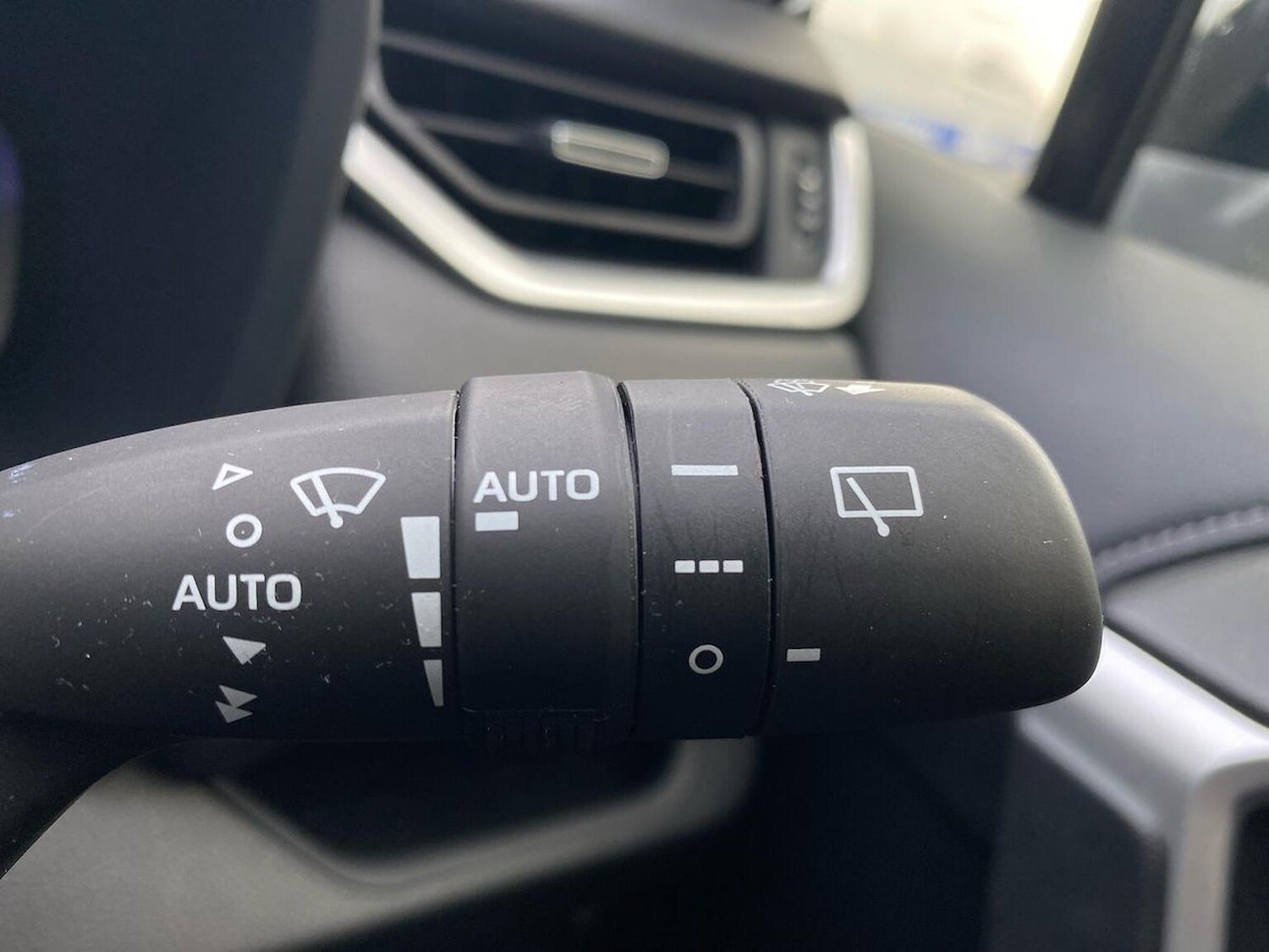 Used Toyota RAV4 2023 for sale - 76436519: Photo 27