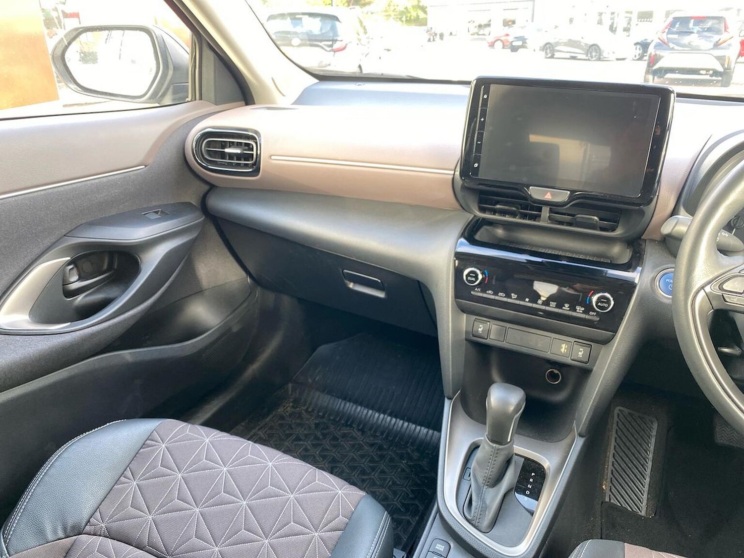 Used Toyota Yaris Cross 2023 for sale - 77896253: Photo 13