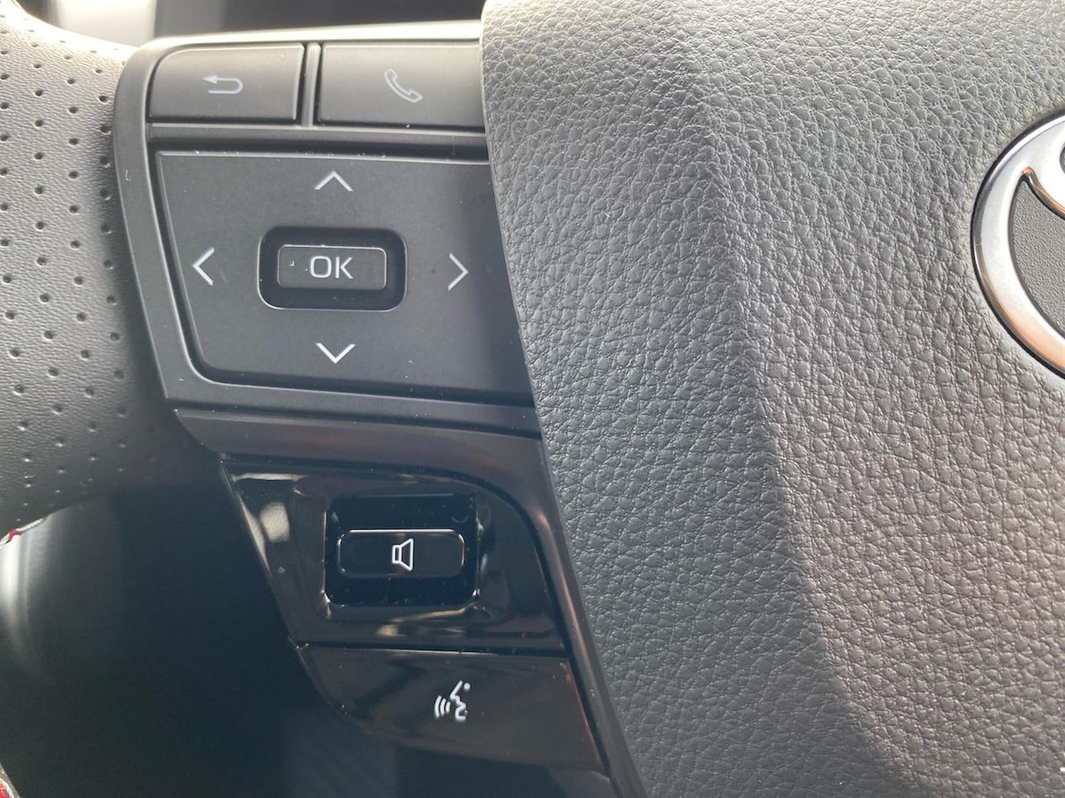 Used Toyota C-HR 2025 for sale - 77522159: Photo 25