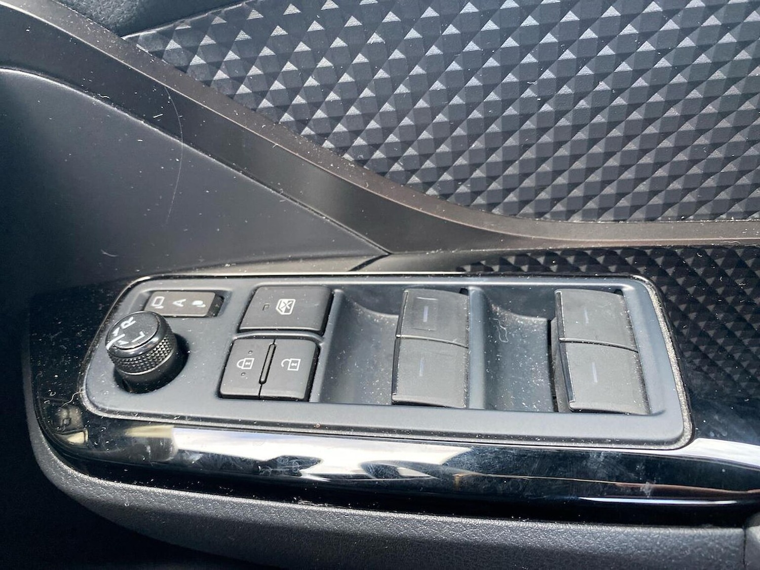 Used Toyota C-HR 2022 for sale - 76707536: Photo 21