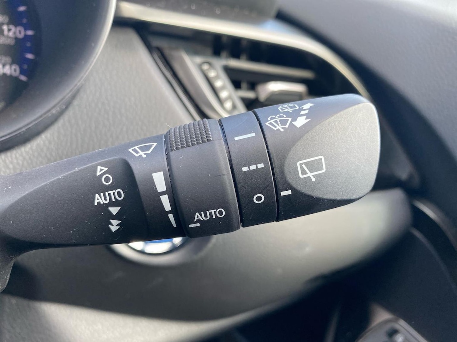 Used Toyota C-HR 2022 for sale - 76707536: Photo 27