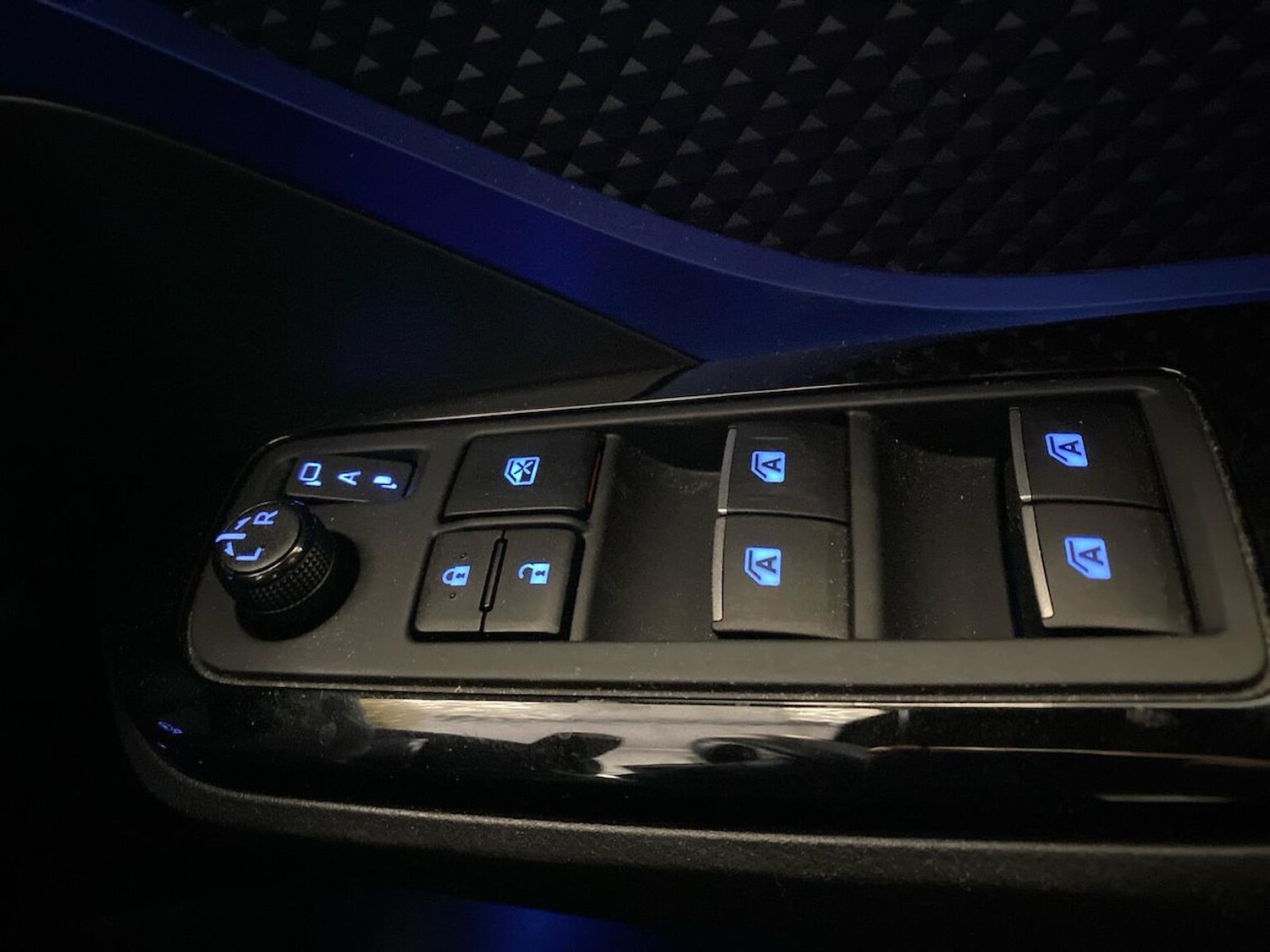 Used Toyota C-HR 2018 for sale - 76830744: Photo 21