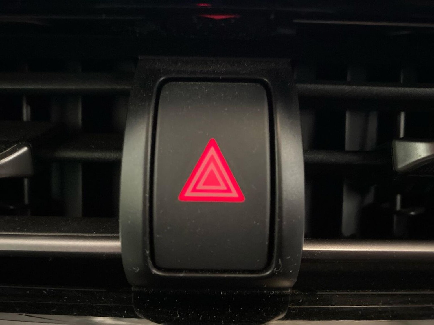 Used Toyota C-HR 2018 for sale - 76830744: Photo 22