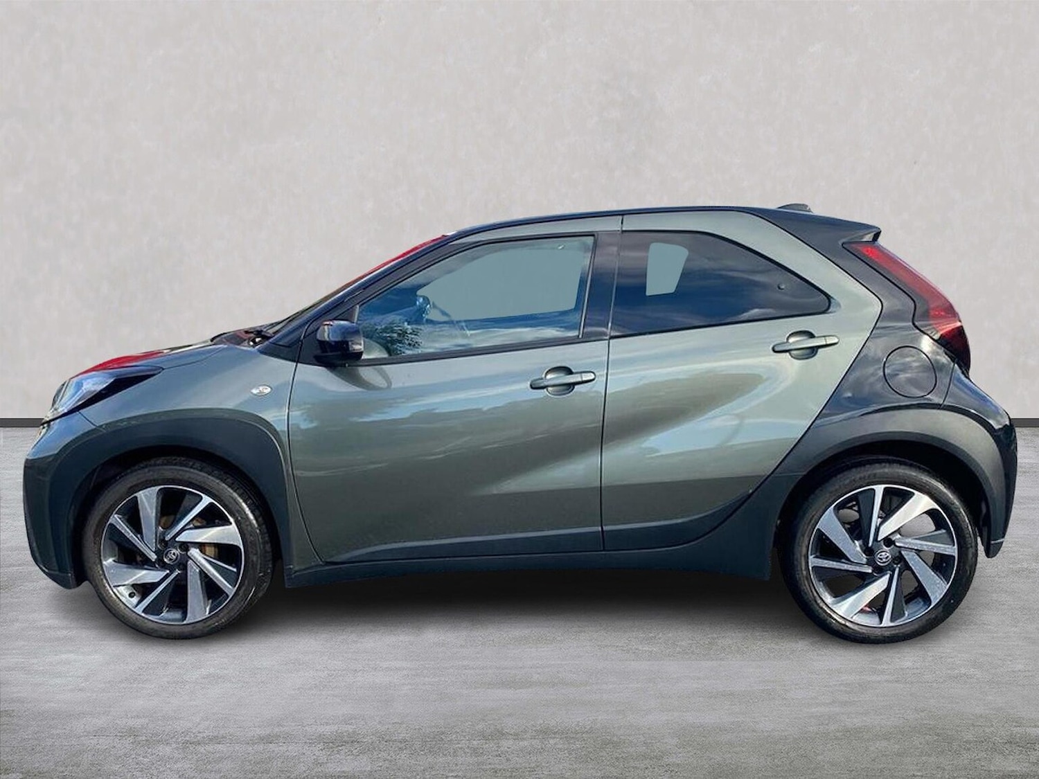 Used Toyota Aygo X 2023 for sale - 75987669: Photo 19