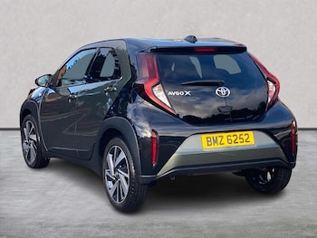 Used Toyota Aygo X 2023 for sale - 75987669: Photo 2