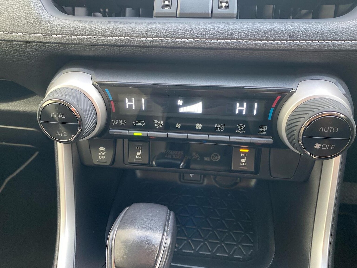 Used Toyota RAV4 2022 for sale - 76969989: Photo 12