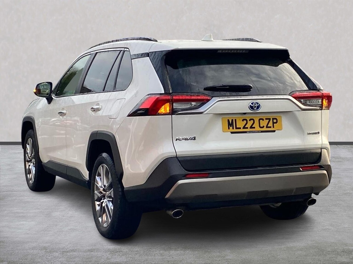 Used Toyota RAV4 2022 for sale - 76969989: Photo 2