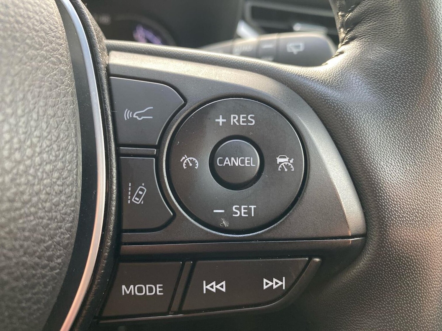 Used Toyota RAV4 2022 for sale - 76969989: Photo 24