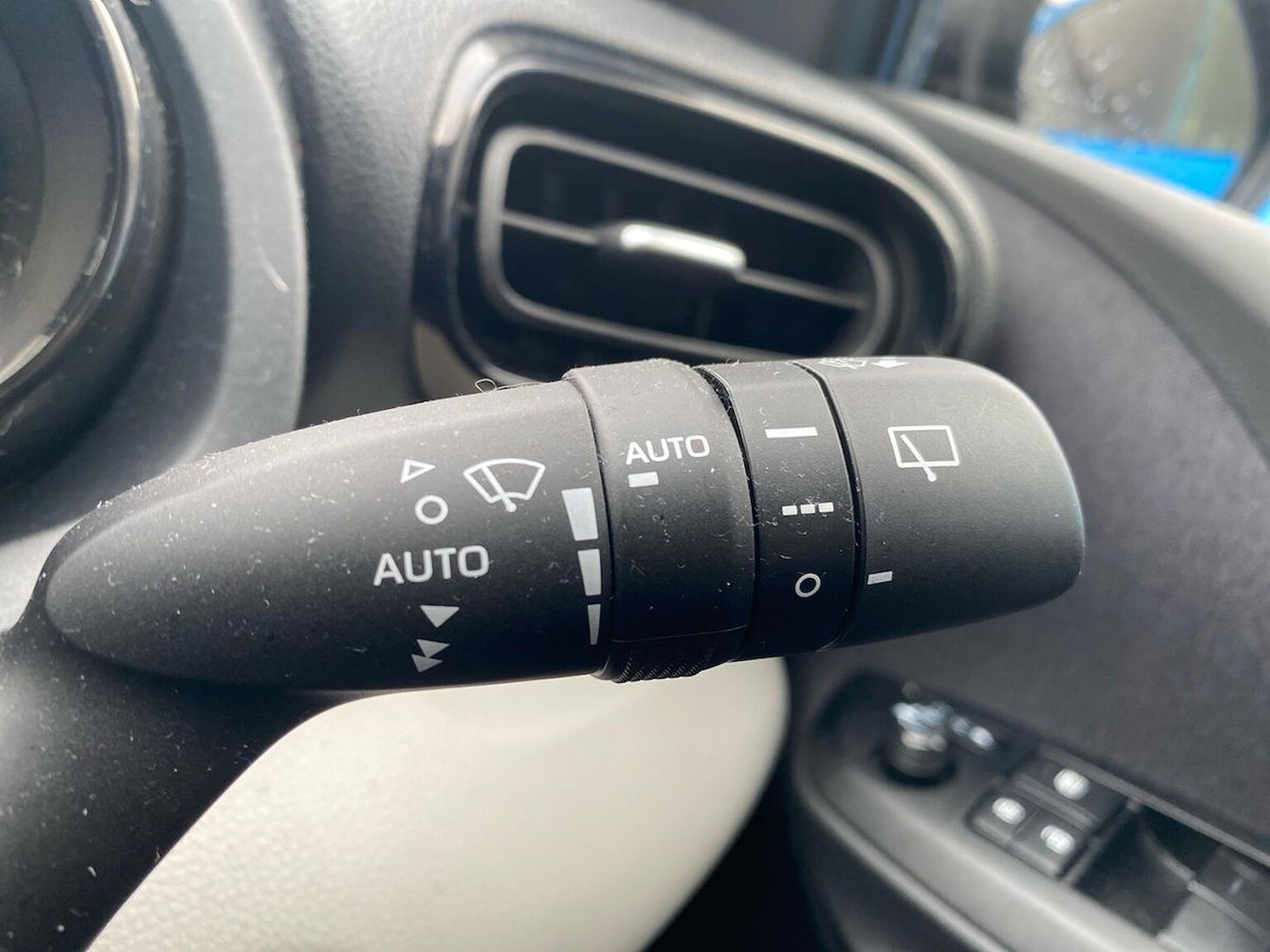 Used Toyota Yaris 2023 for sale - 76455194: Photo 27