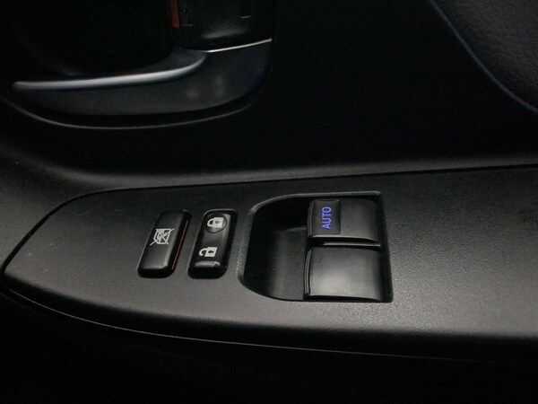 Used Toyota Yaris 2019 for sale - 76273522: Photo 21