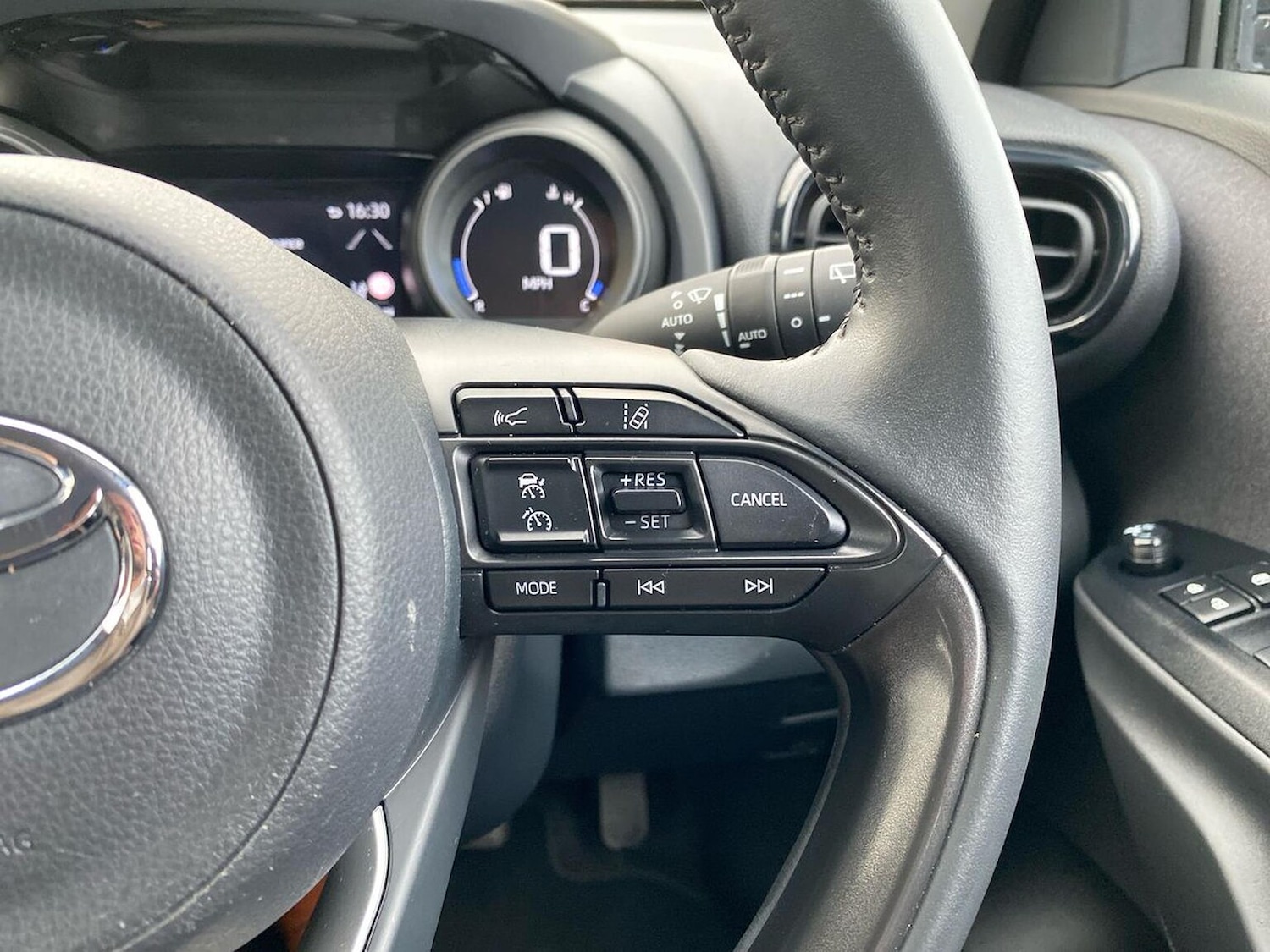 Used Toyota Yaris Cross 2023 for sale - 78168993: Photo 26