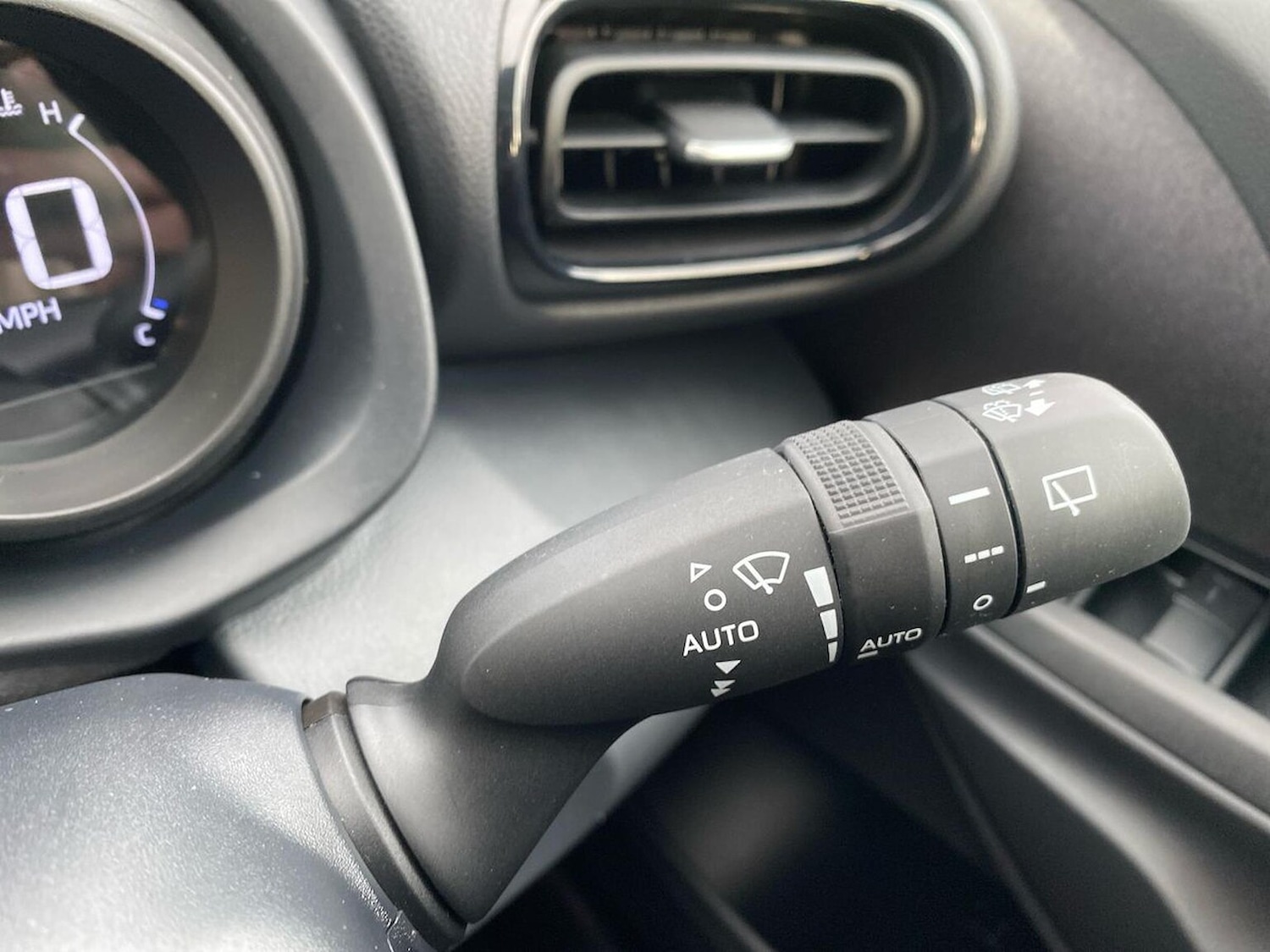 Used Toyota Yaris Cross 2023 for sale - 78168993: Photo 28