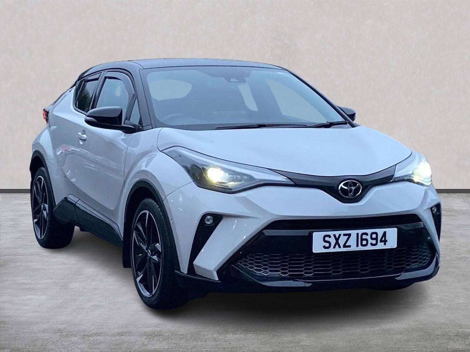 Used Toyota C-HR 2023 for sale - 76884999: Photo 1