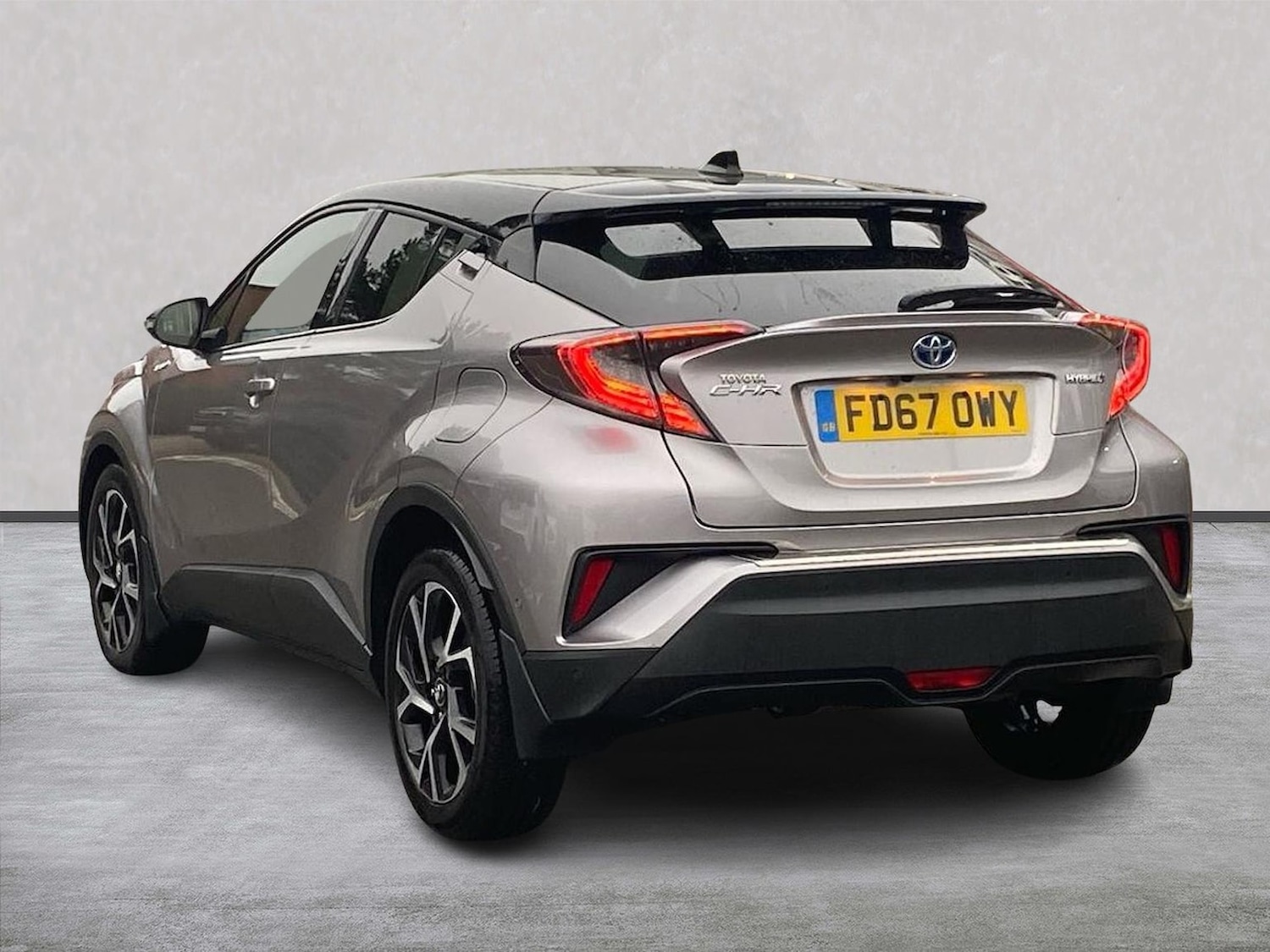 Used Toyota C-HR 2018 for sale - 76437240: Photo 2