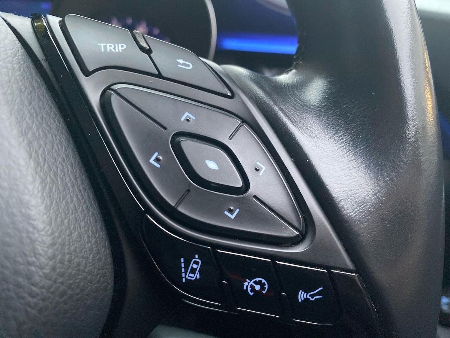 Used Toyota C-HR 2018 for sale - 76437240: Photo 24