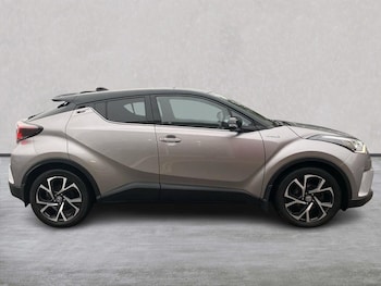 Used Toyota C-HR 2018 for sale - 76437240: Photo
