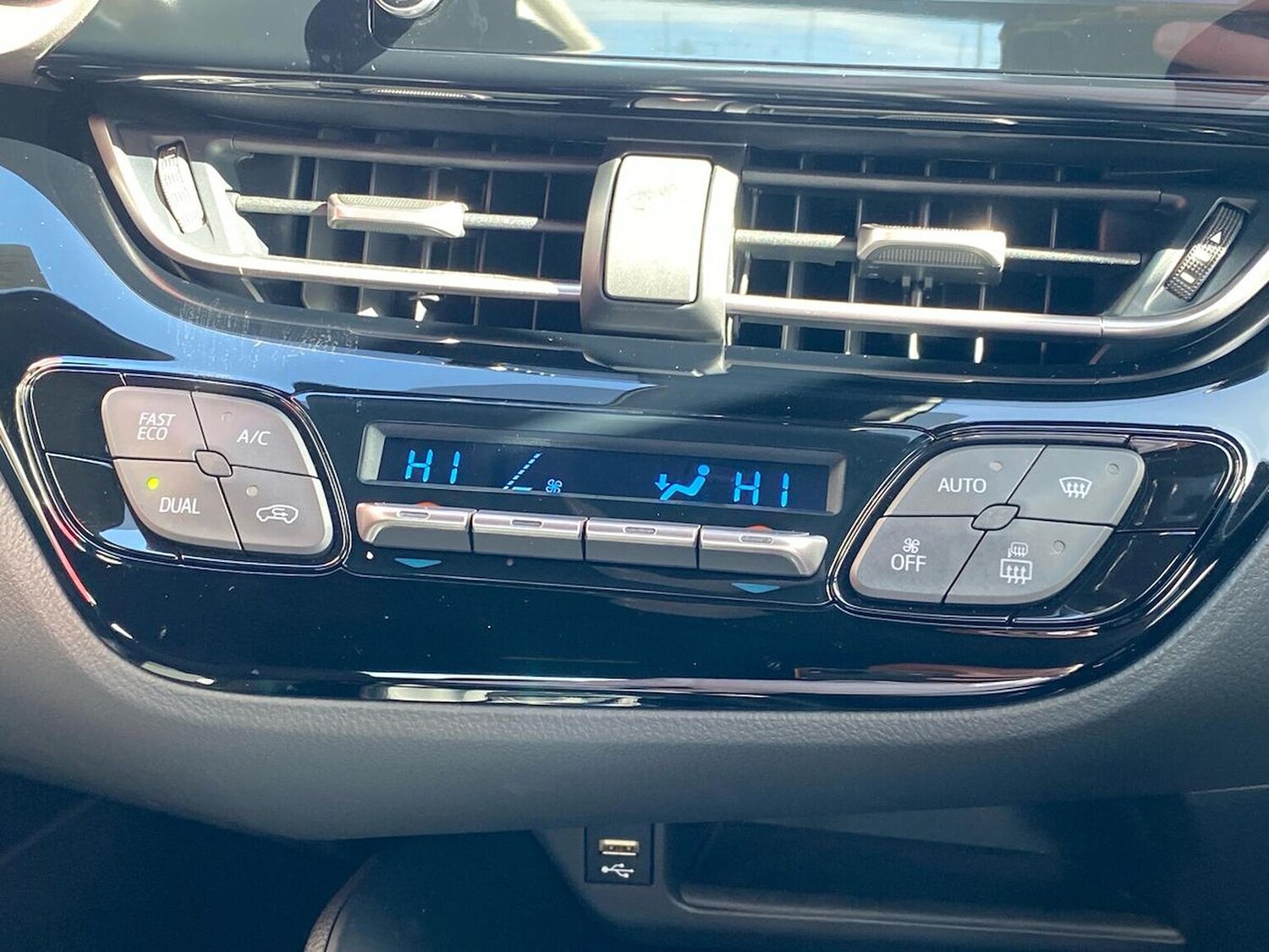 Used Toyota C-HR 2023 for sale - 78192911: Photo 14