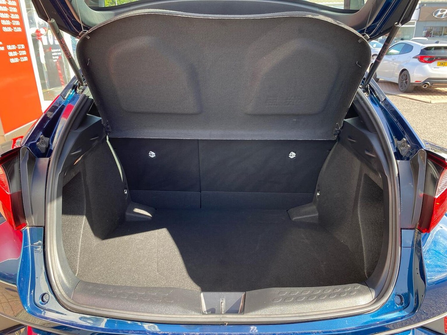 Used Toyota C-HR 2023 for sale - 78192911: Photo 19