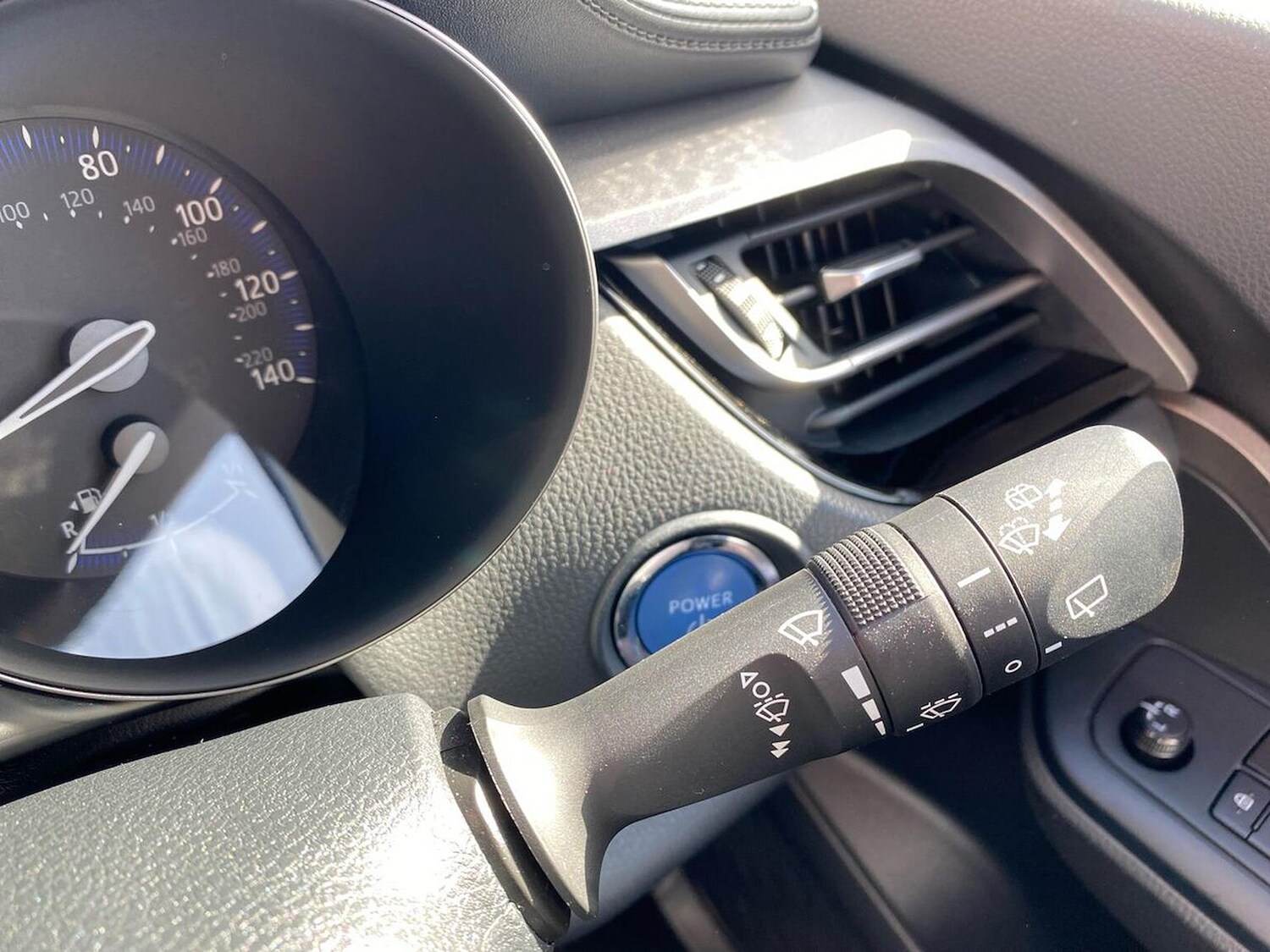 Used Toyota C-HR 2023 for sale - 78192911: Photo 28