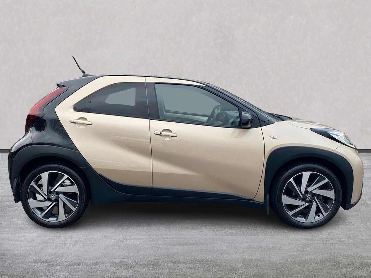 Used Toyota Aygo X 2022 for sale - 77487648: Photo 3