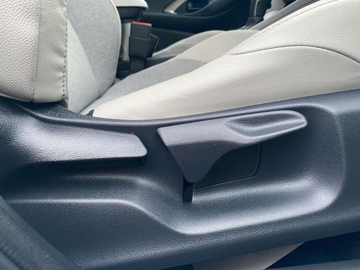 Used Toyota Yaris 2022 for sale - 77487612: Photo 30