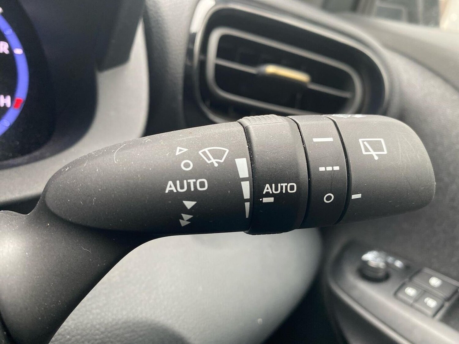 Used Toyota Yaris Cross 2022 for sale - 75907402: Photo 26