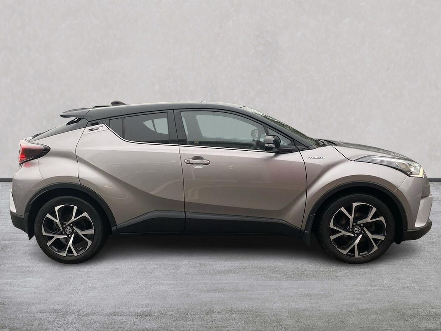 Used Toyota C-HR 2018 for sale - 76681692: Photo 3