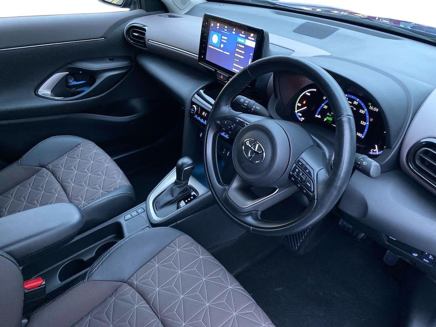 Used Toyota Yaris Cross 2022 for sale - 77603666: Photo 15