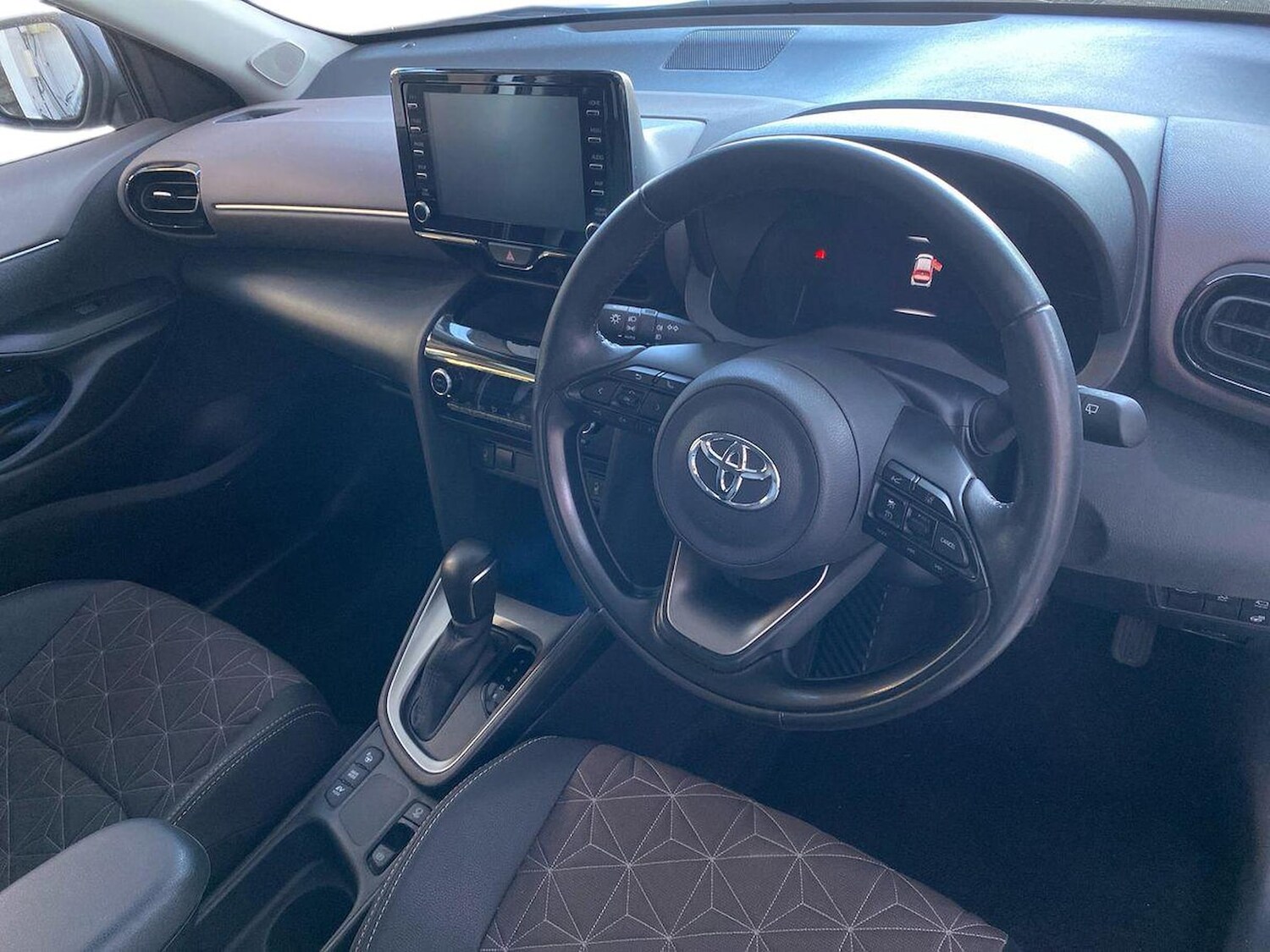 Used Toyota Yaris Cross 2023 for sale - 76045970: Photo 15