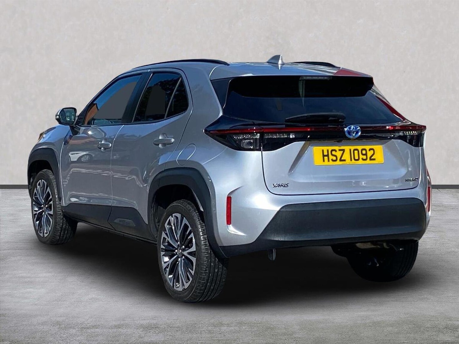Used Toyota Yaris Cross 2023 for sale - 76045970: Photo 2