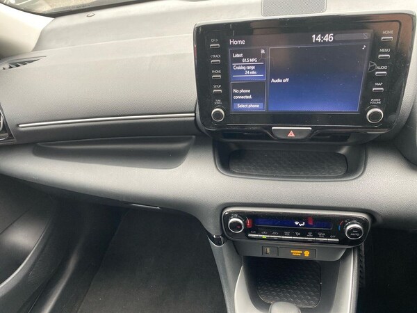 Used Toyota Yaris 2023 for sale - 76263329: Photo 13