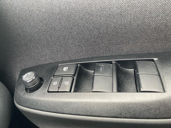 Used Toyota Yaris 2023 for sale - 76263329: Photo 21