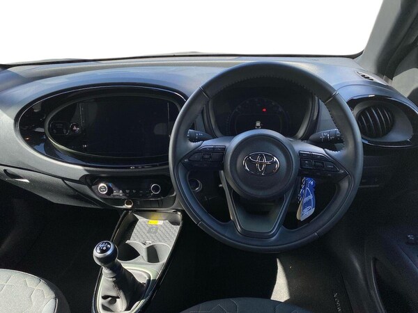 Used Toyota Aygo X 2023 for sale - 75712960: Photo 9
