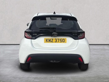 Used Toyota Yaris 2026 for sale - 79371898: Photo