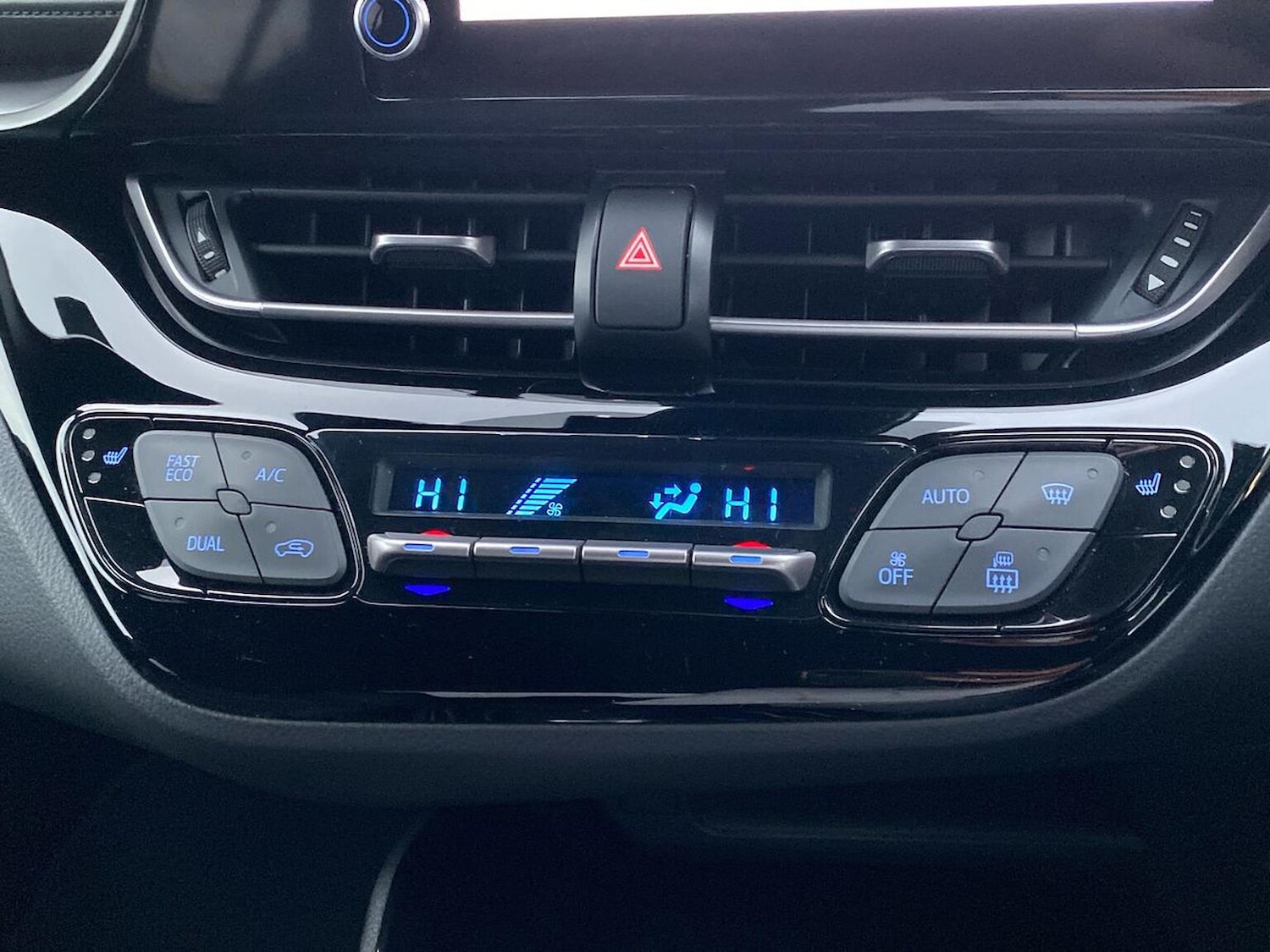 Used Toyota C-HR 2023 for sale - 77991812: Photo 12