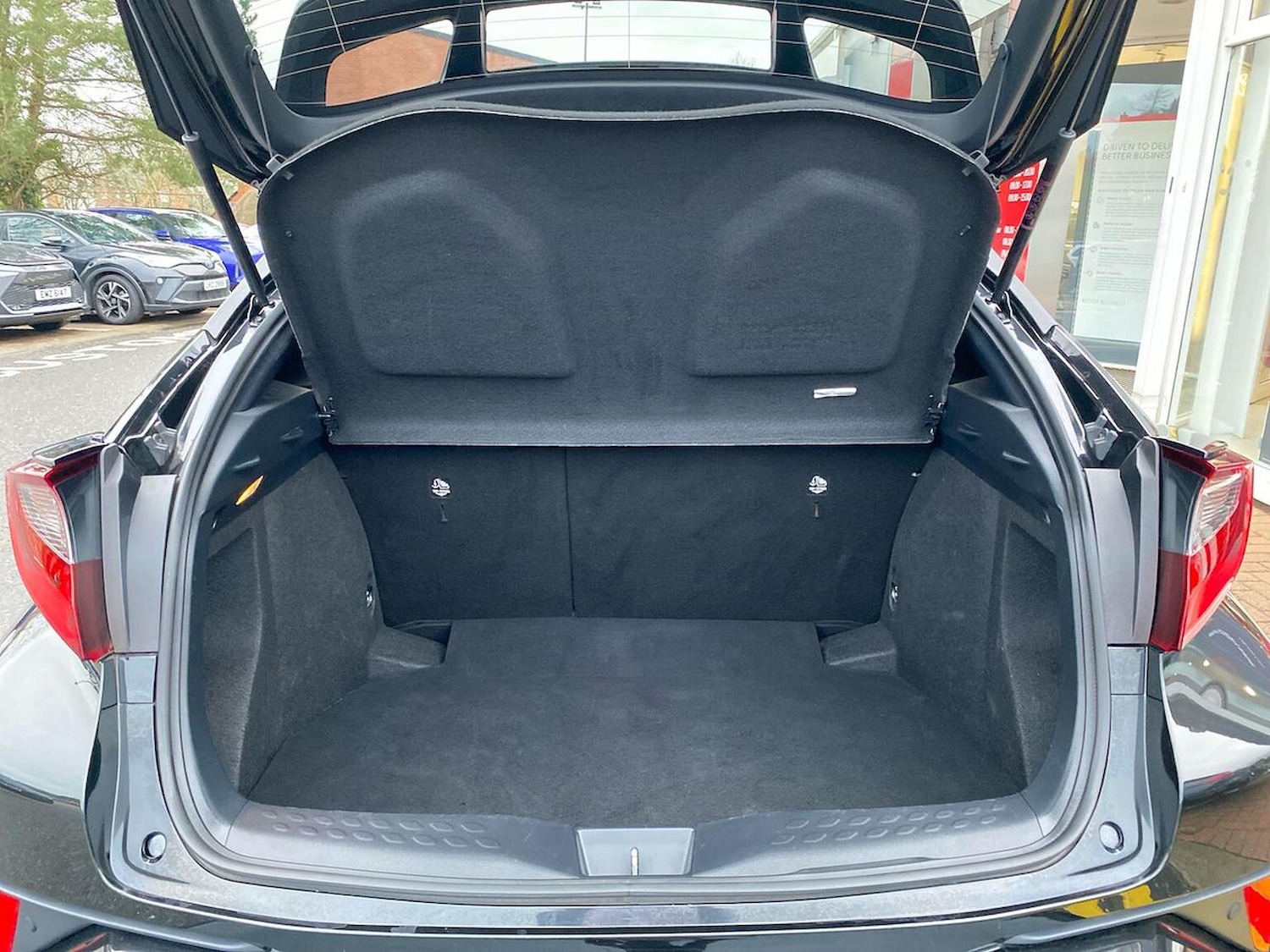 Used Toyota C-HR 2023 for sale - 77991812: Photo 17