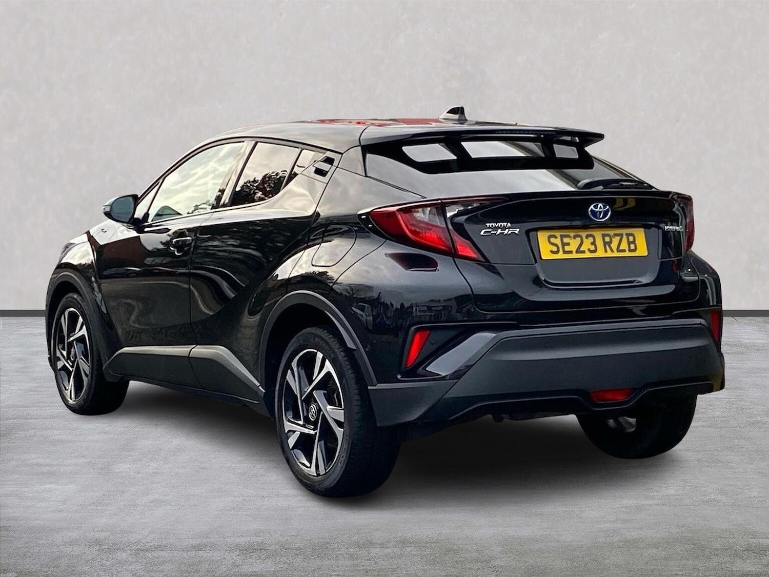 Used Toyota C-HR 2023 for sale - 77991812: Photo 2