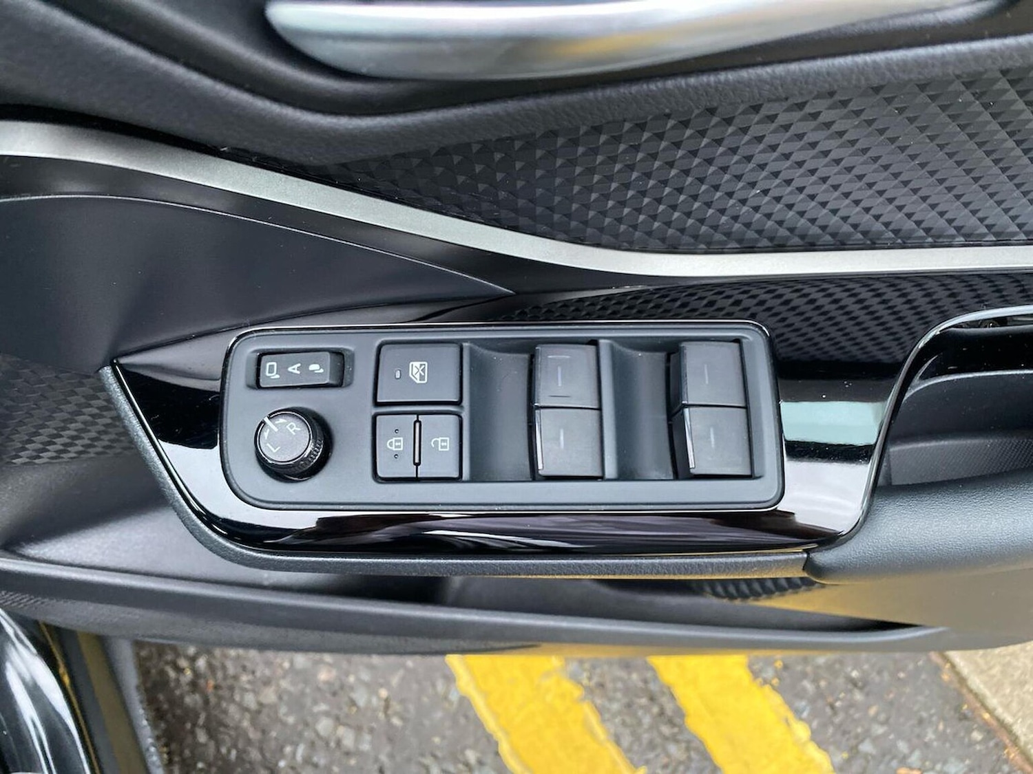 Used Toyota C-HR 2023 for sale - 77991812: Photo 21