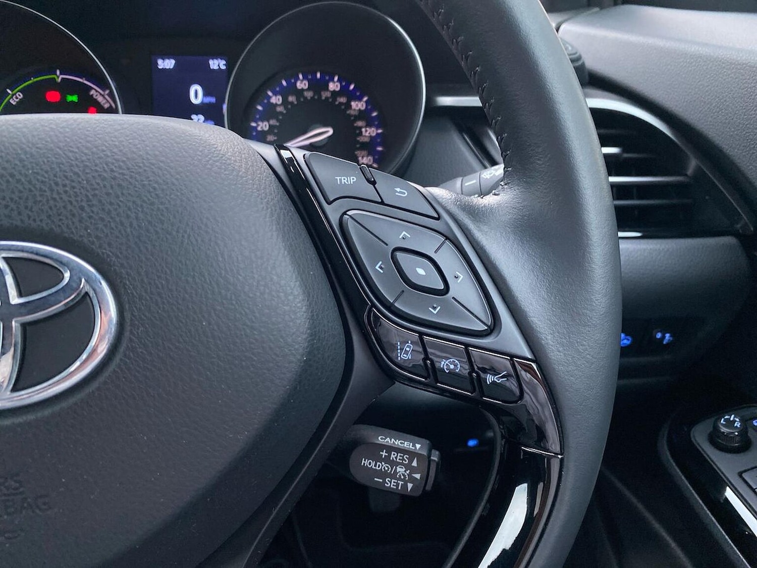 Used Toyota C-HR 2023 for sale - 77991812: Photo 24