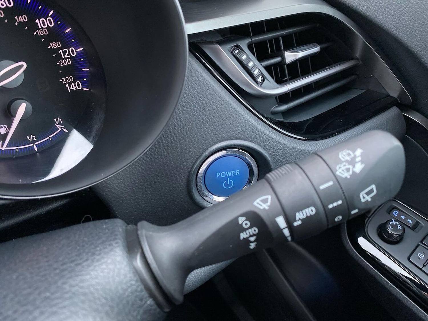 Used Toyota C-HR 2023 for sale - 77991812: Photo 26