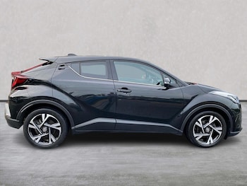 Used Toyota C-HR 2023 for sale - 77991812: Photo