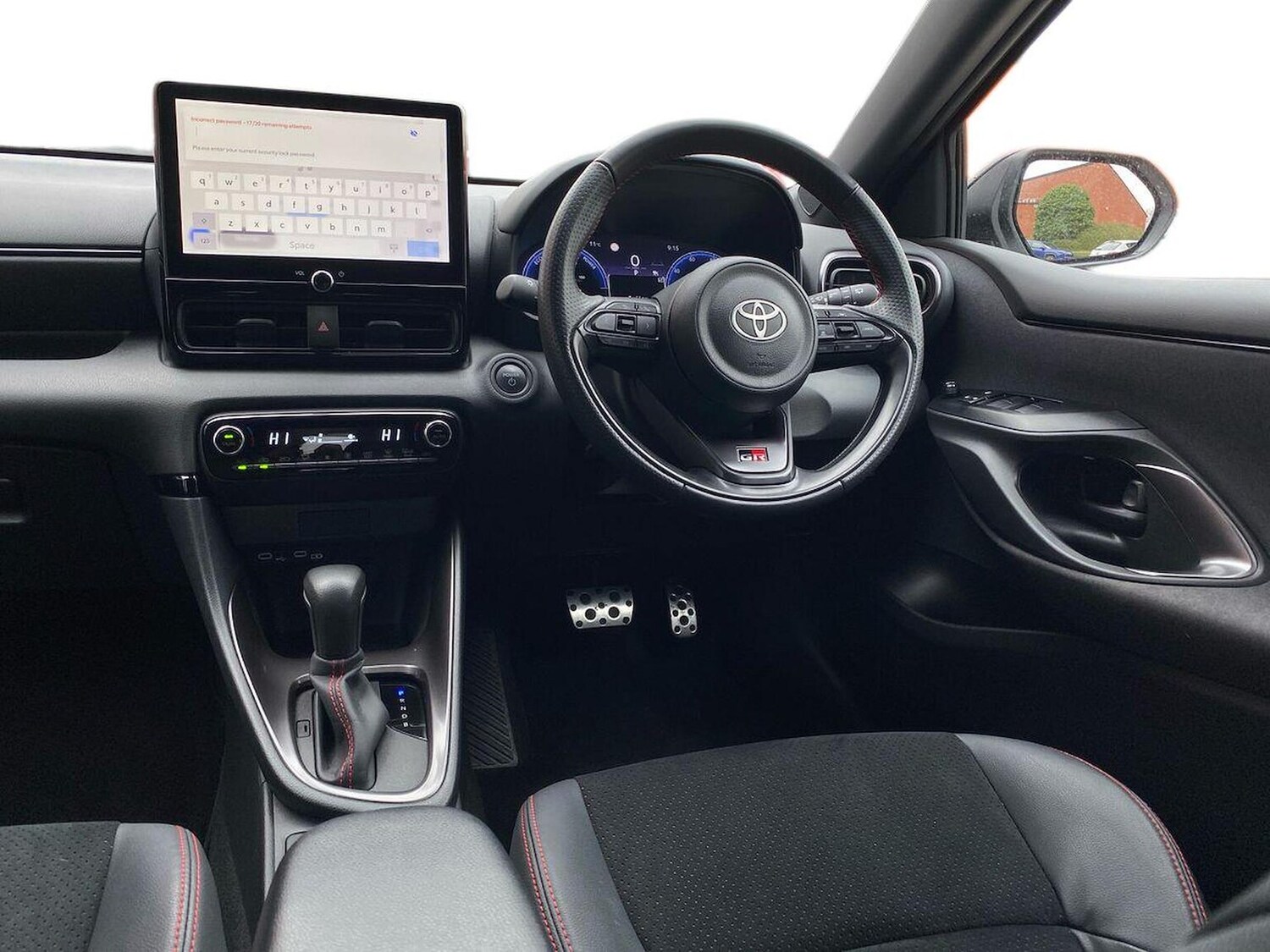 Used Toyota Yaris 2024 for sale - 78193057: Photo 17