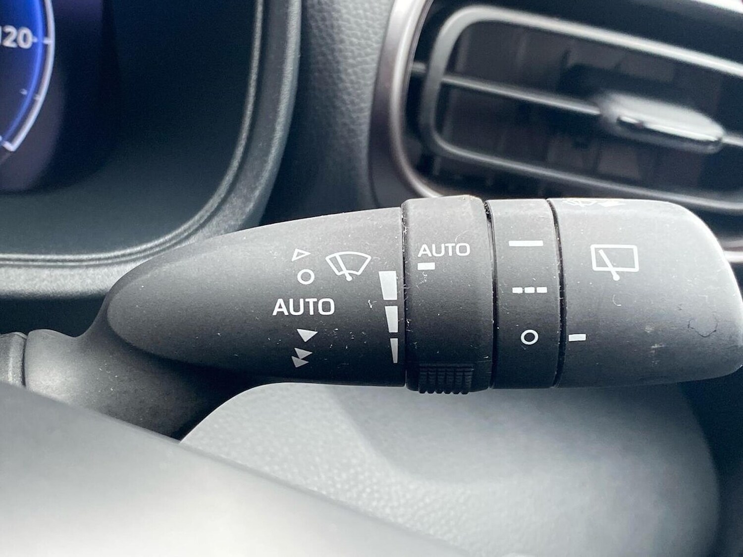 Used Toyota Yaris 2024 for sale - 78193057: Photo 29