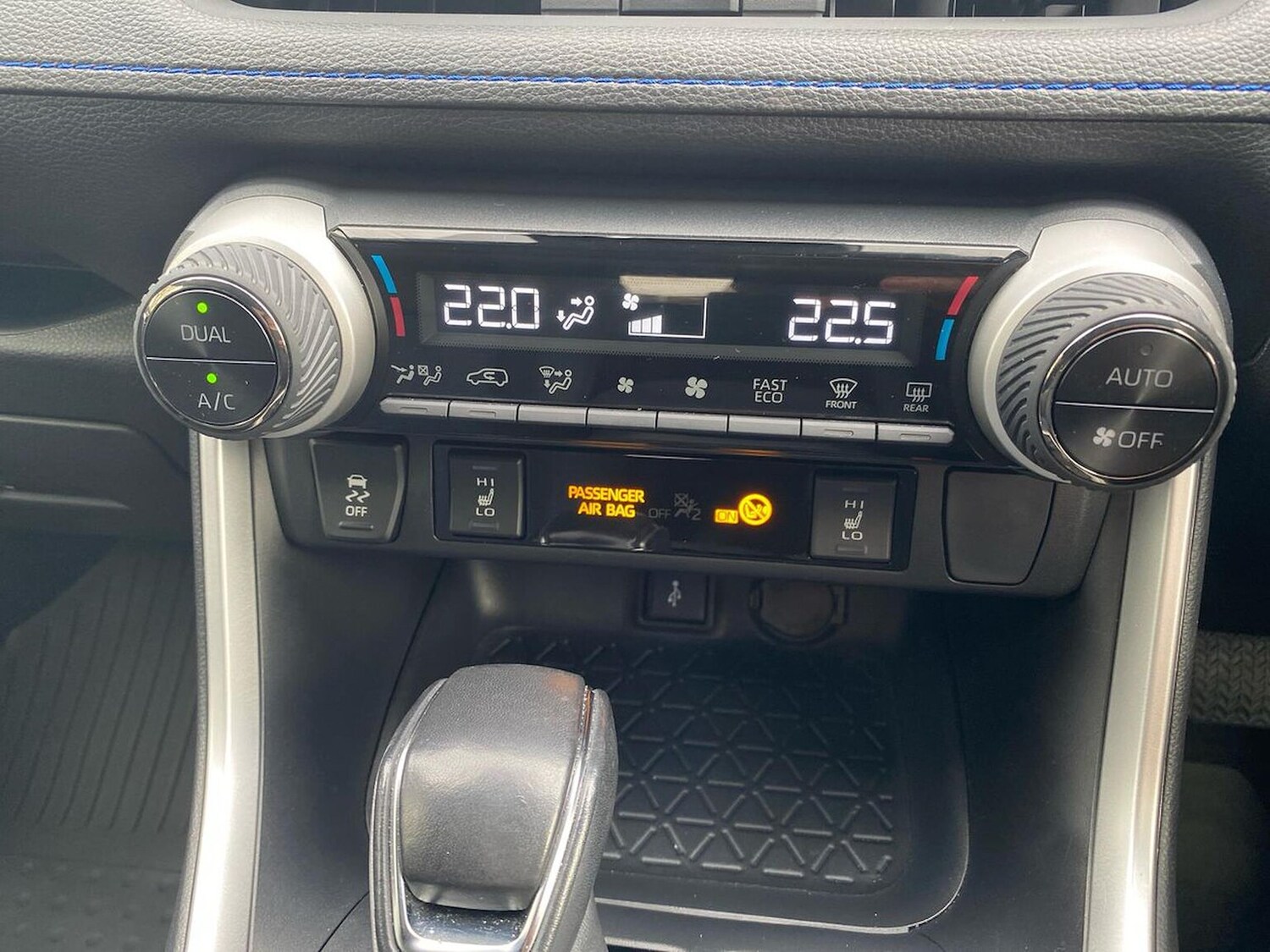 Used Toyota RAV4 2021 for sale - 76236951: Photo 12